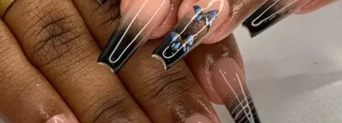 As unhas de gel são moldes artificiais desenvolvidos para fazer o alongamento, aplicando-os sob as unhas naturais.